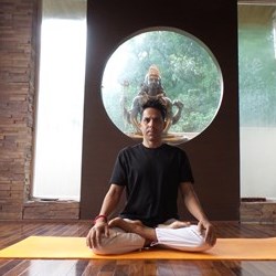 Rishikesh Adiyogi yoga school